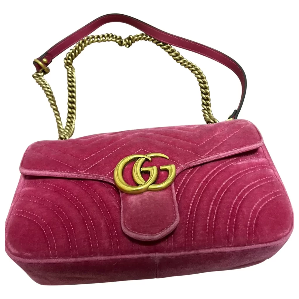 Bolso "Marmont" de Gucci color fucsia